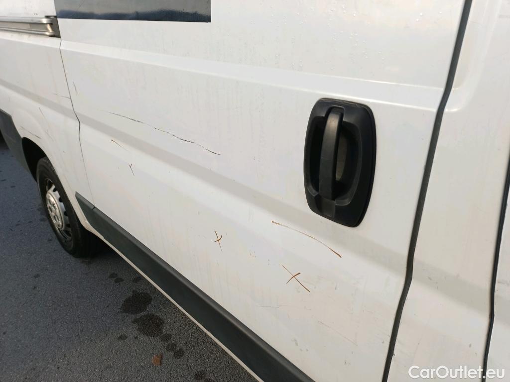  Fiat  Ducato FIAT  / 2014 / 4P / furgón 33 2.3 Multijet Furgón Medio Alto 96kW #28