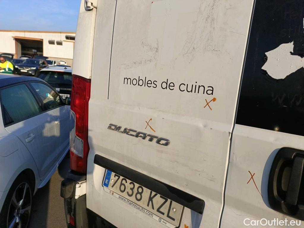  Fiat  Ducato FIAT  / 2014 / 4P / furgón 33 2.3 Multijet Furgón Medio Alto 96kW #27