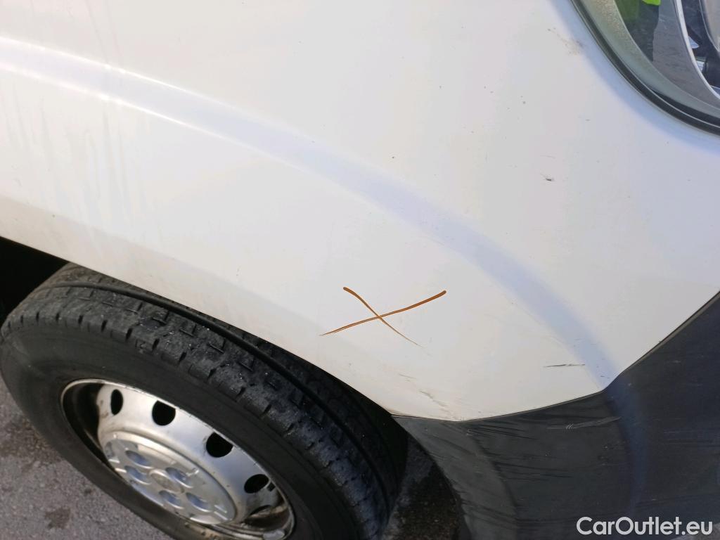  Fiat  Ducato FIAT  / 2014 / 4P / furgón 33 2.3 Multijet Furgón Medio Alto 96kW #61