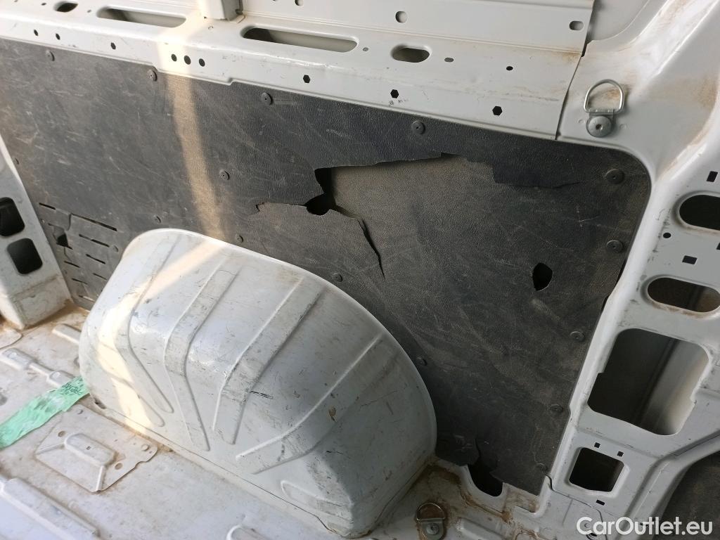  Fiat  Ducato FIAT  / 2014 / 4P / furgón 33 2.3 Multijet Furgón Medio Alto 96kW #30