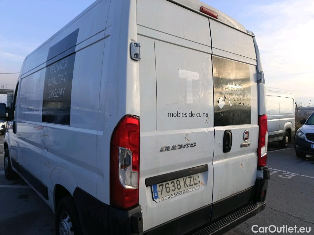  Fiat  Ducato FIAT  / 2014 / 4P / furgón 33 2.3 Multijet Furgón Medio Alto 96kW #48