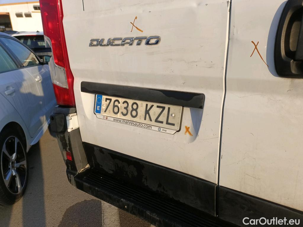 Fiat  Ducato FIAT  / 2014 / 4P / furgón 33 2.3 Multijet Furgón Medio Alto 96kW #26