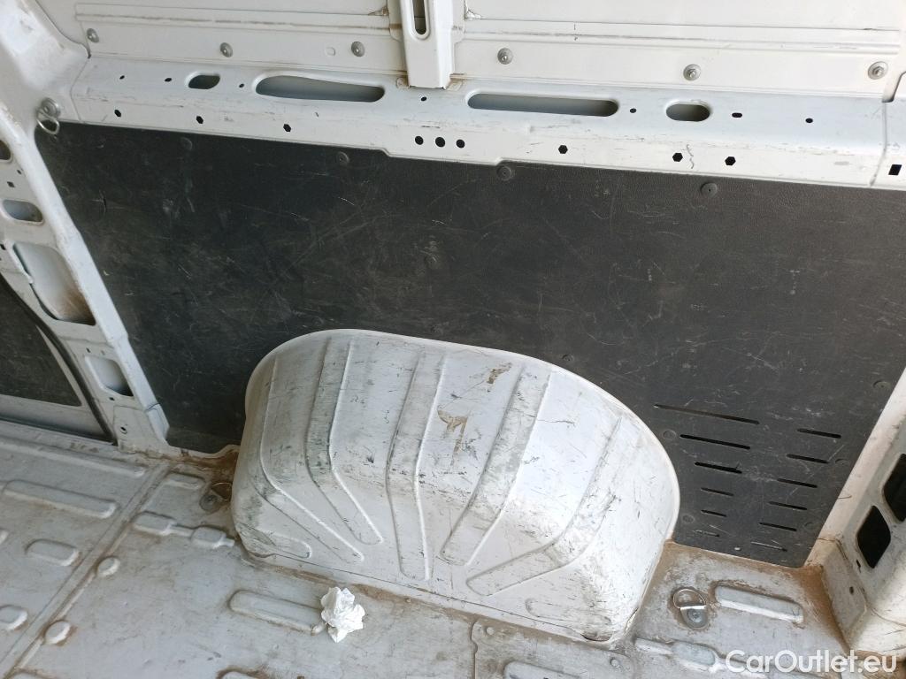  Fiat  Ducato FIAT  / 2014 / 4P / furgón 33 2.3 Multijet Furgón Medio Alto 96kW #22