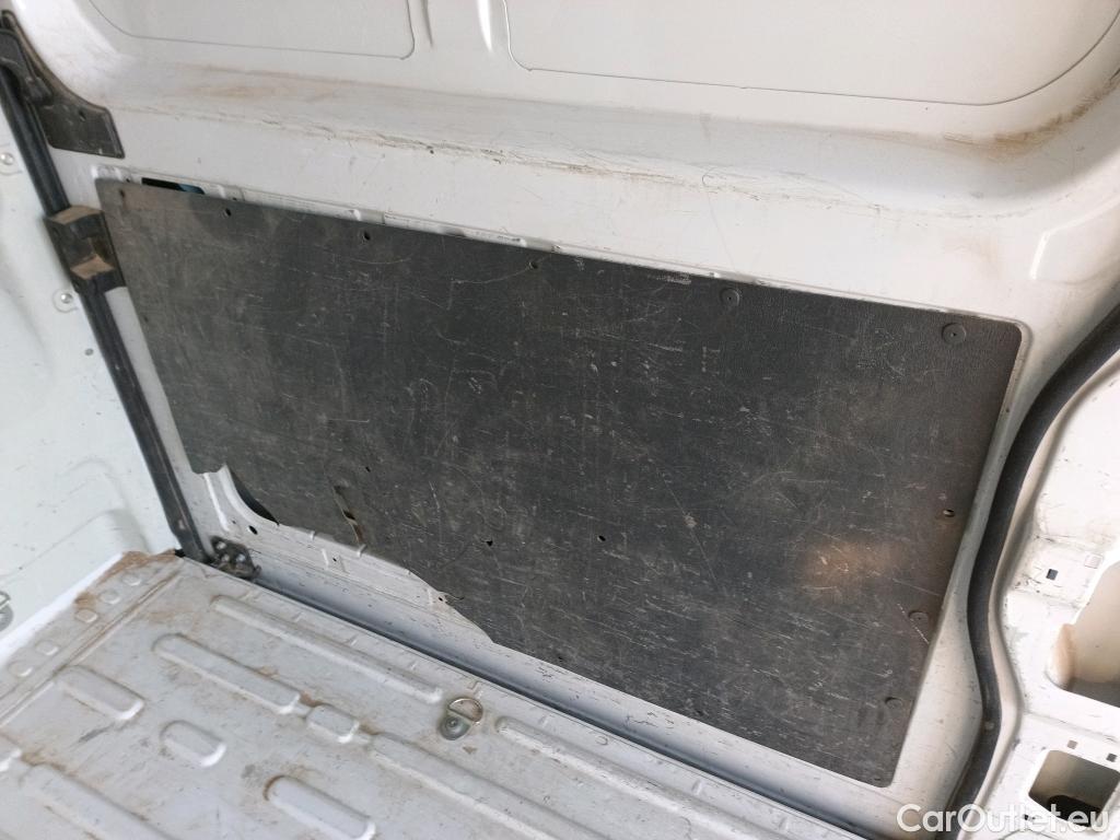  Fiat  Ducato FIAT  / 2014 / 4P / furgón 33 2.3 Multijet Furgón Medio Alto 96kW #20