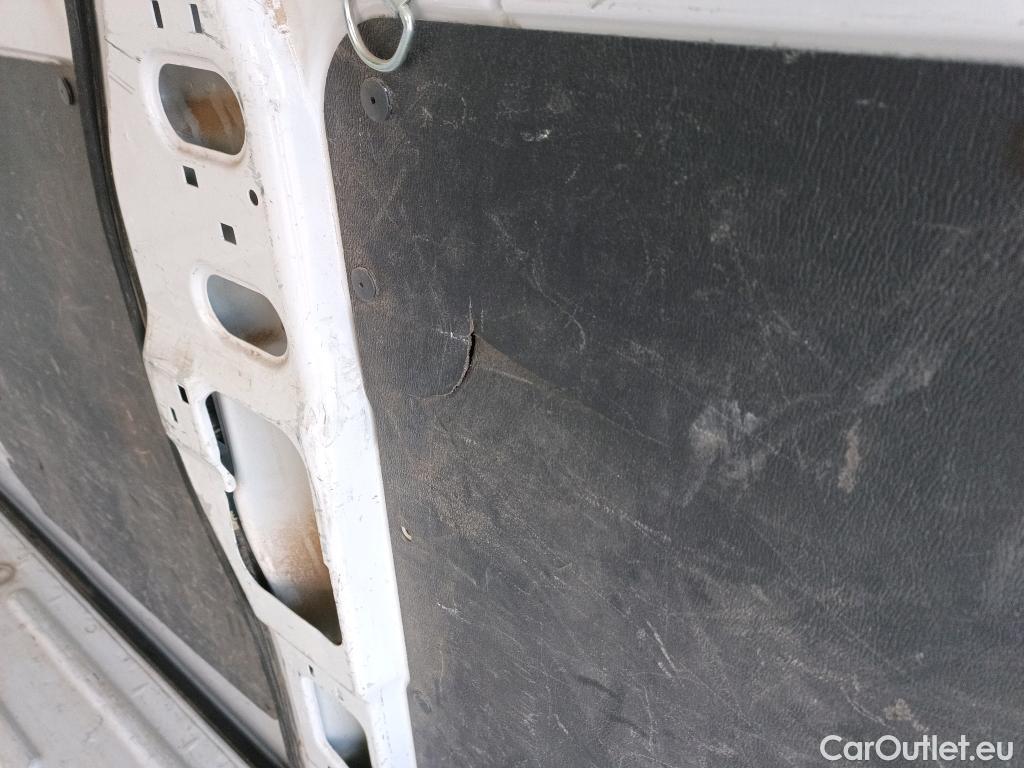  Fiat  Ducato FIAT  / 2014 / 4P / furgón 33 2.3 Multijet Furgón Medio Alto 96kW #23