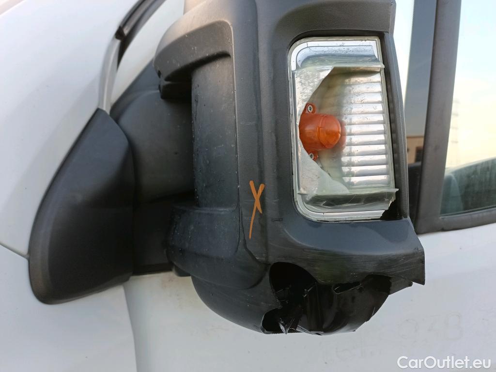  Fiat  Ducato FIAT  / 2014 / 4P / furgón 33 2.3 Multijet Furgón Medio Alto 96kW #4