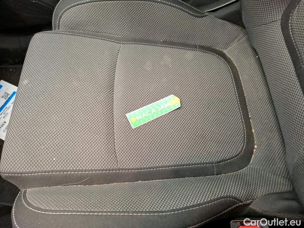  Renault  Megane RENAULT Mégane Société / 2020 / 5P / Berline Air Nav réversible Blue dCi 115 - 21N #9