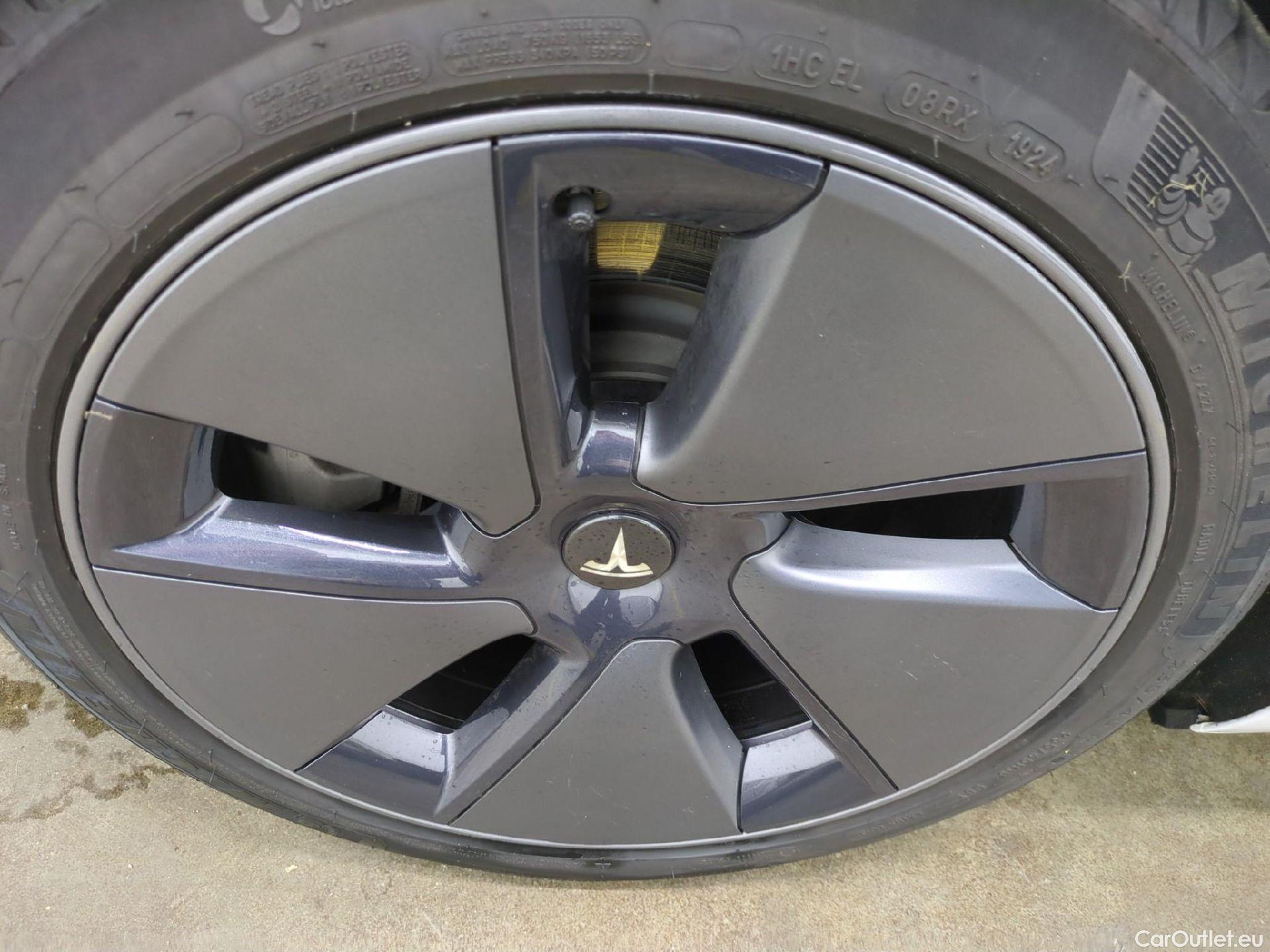  Tesla  Model 3 TESLA  / 2018 / 4P / Berline Autonomie Standard Plus RWD #5