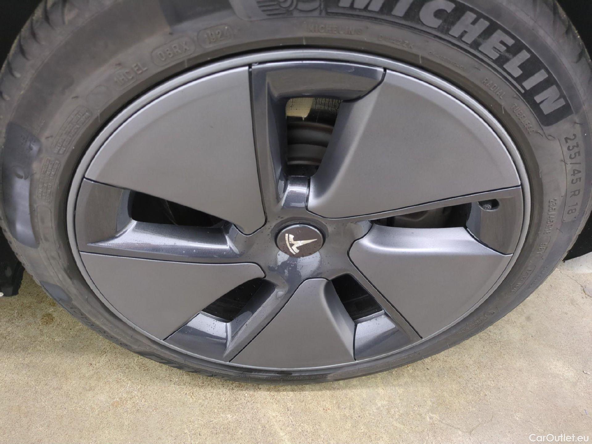  Tesla  Model 3 TESLA  / 2018 / 4P / Berline Autonomie Standard Plus RWD #4