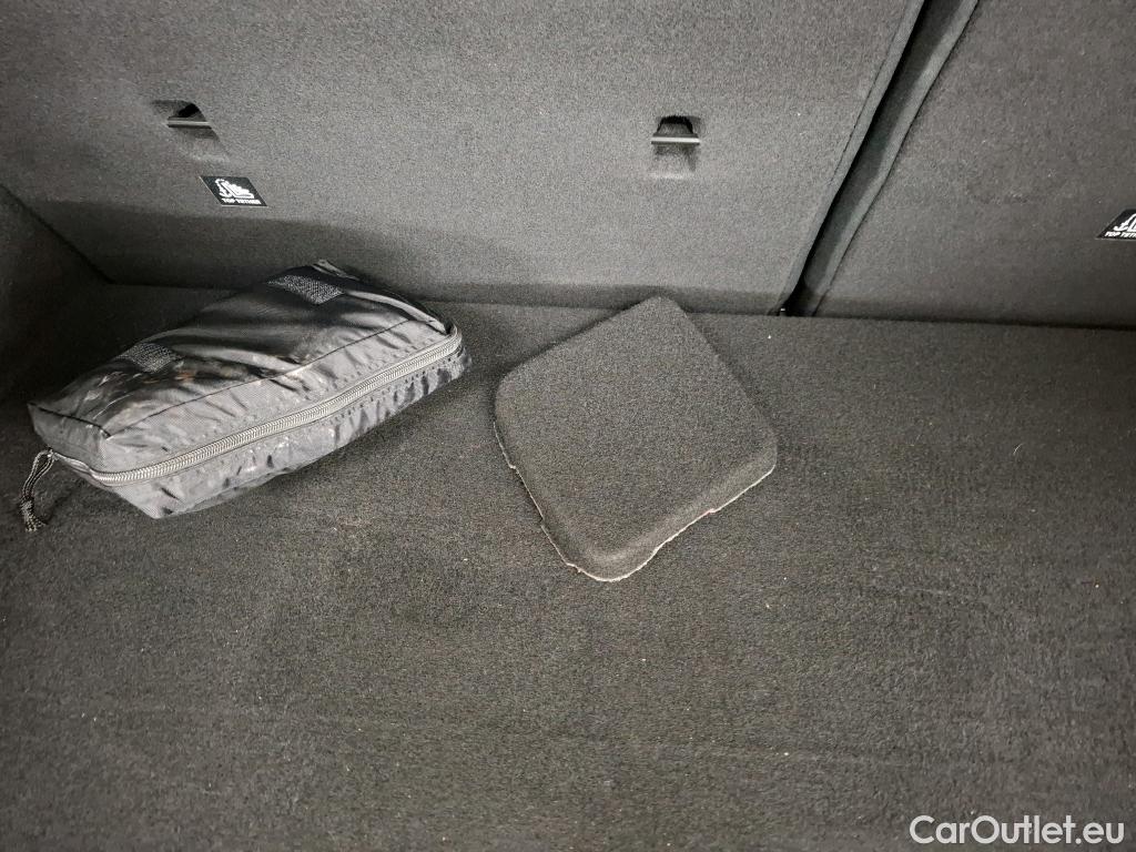  Bmw  Serie 1 BMW Série 1 / 2019 / 5P / Berline 1.5 116D DKG7 Business Design #5