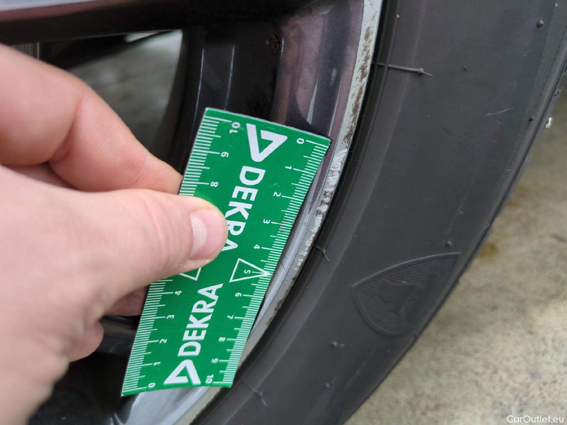  Peugeot  5008  Allure Pack 1.5 HDi 130CV BVA8 7 Sieges E6d #28