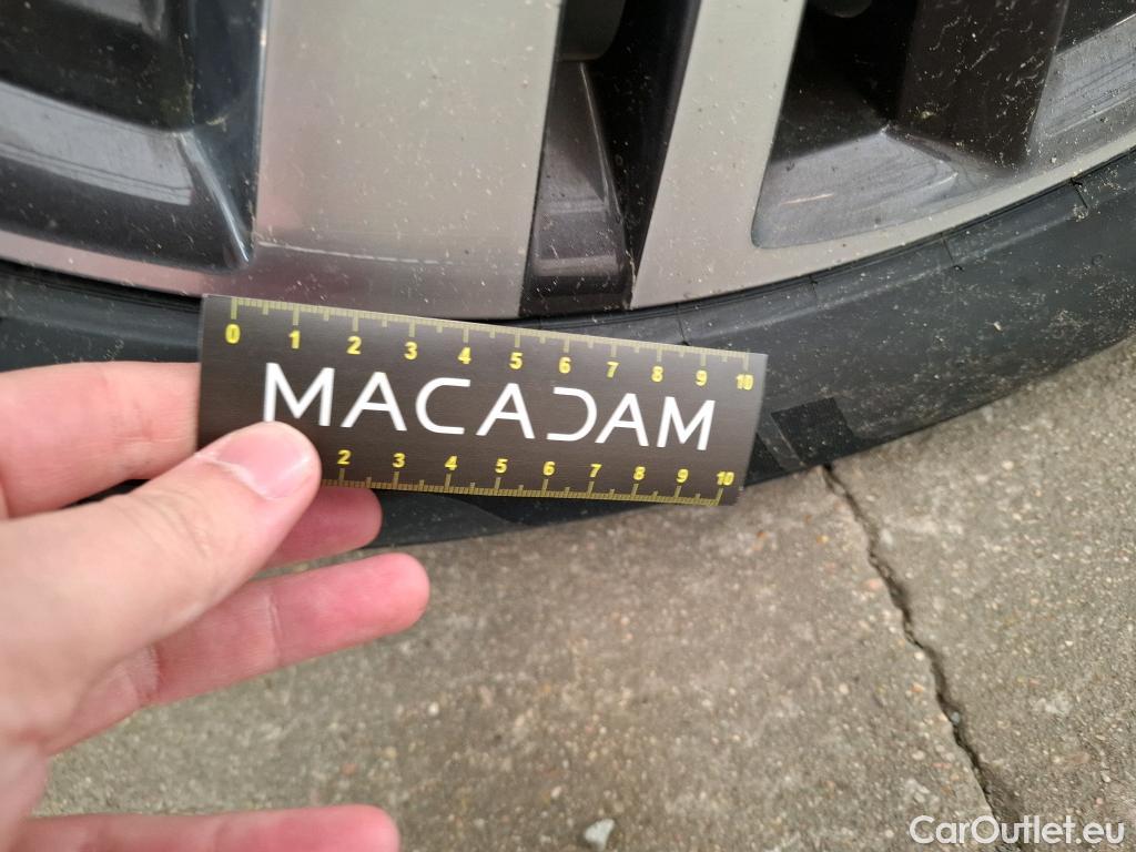  Peugeot  3008 PEUGEOT  / 2020 / 5P / SUV 1.6 HYBRID 225 E-EAT8 Allure Pack #15