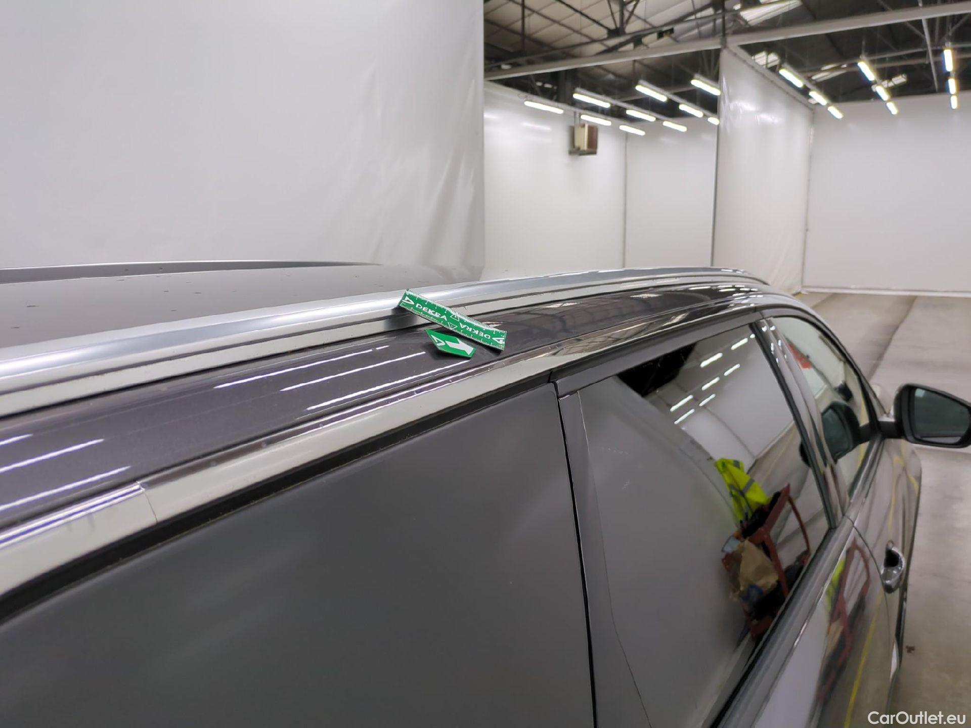  Peugeot  5008  Allure Pack 1.5 HDi 130CV BVA8 7 Sieges E6d #40