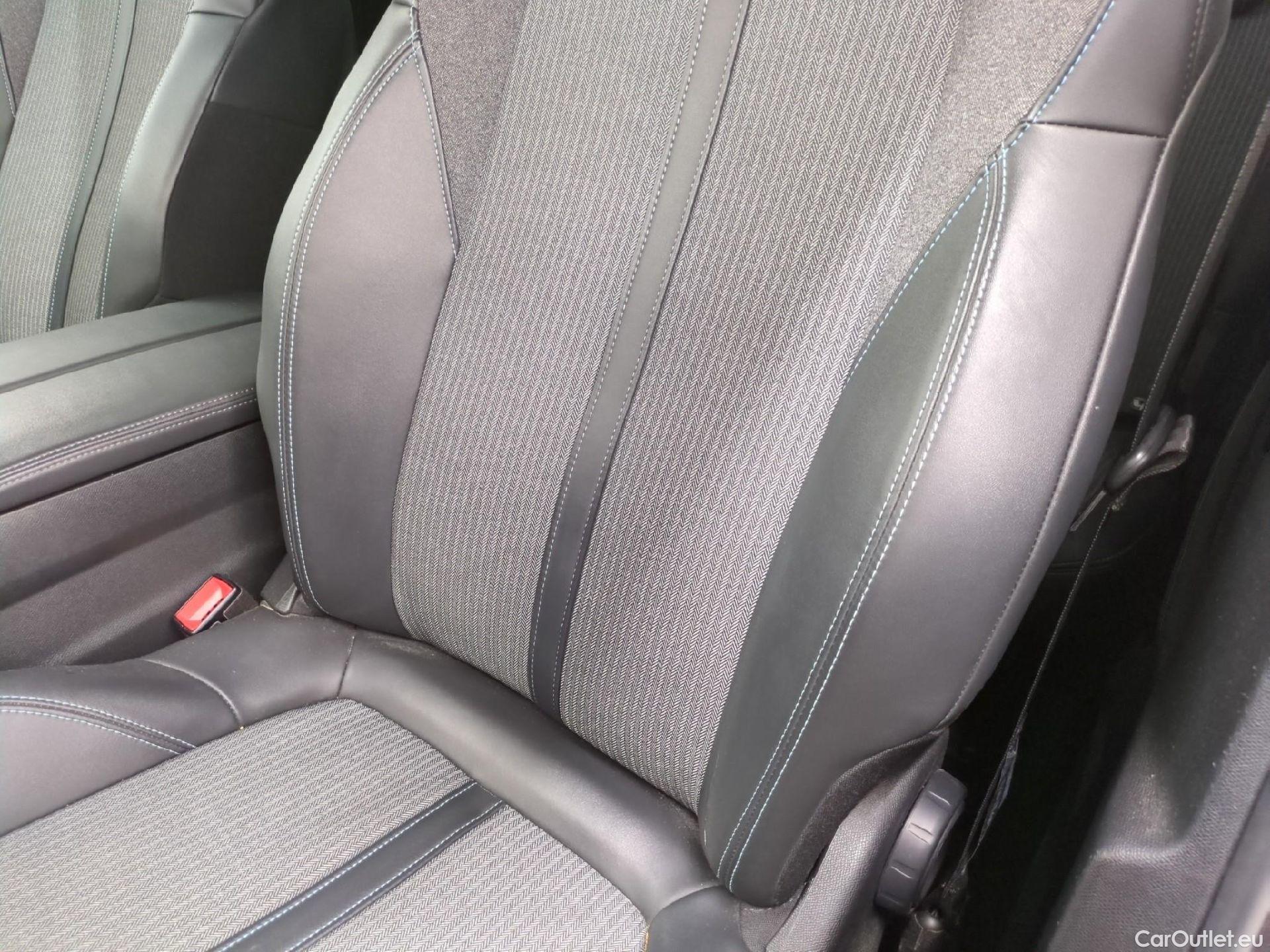  Peugeot  5008  Allure Pack 1.5 HDi 130CV BVA8 7 Sieges E6d #16