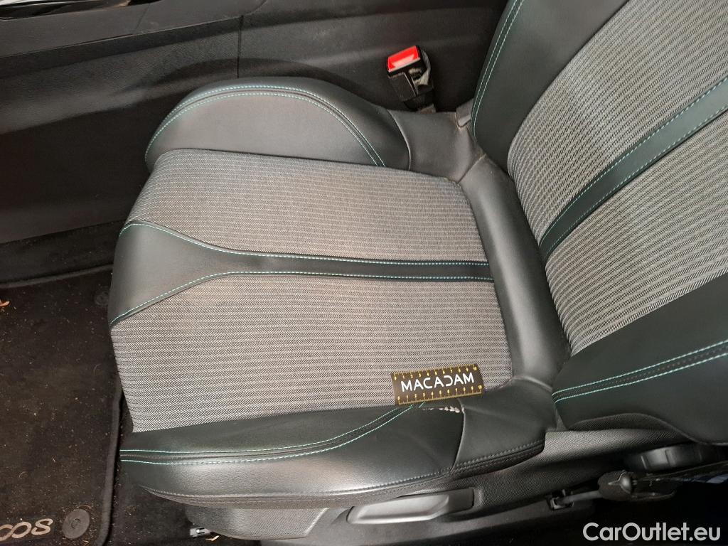  Peugeot  3008 PEUGEOT  / 2020 / 5P / SUV 1.6 HYBRID 225 E-EAT8 Allure Pack #9