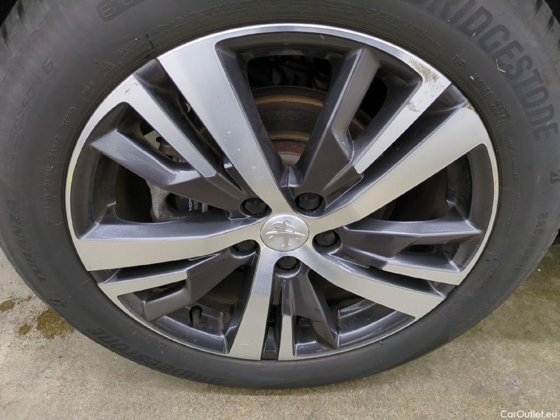  Peugeot  5008  Allure Pack 1.5 HDi 130CV BVA8 7 Sieges E6d #35