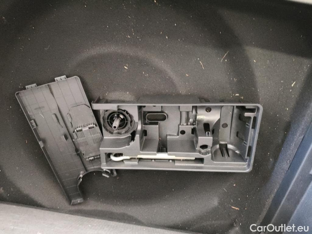  Peugeot  3008  Active Business 1.5 HDi 130CV BVA8 E6d #23