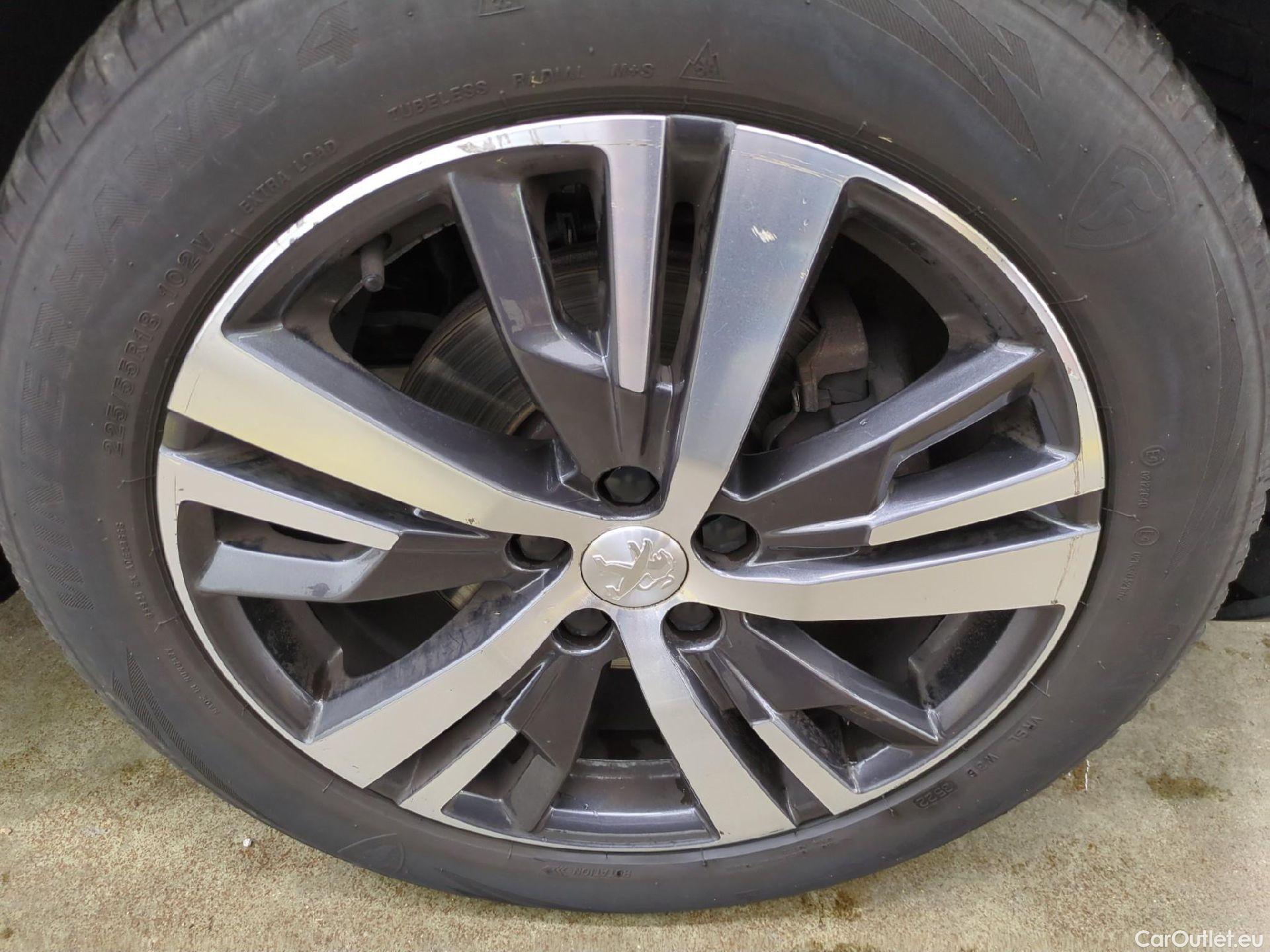  Peugeot  5008  Allure Pack 1.5 HDi 130CV BVA8 7 Sieges E6d #19