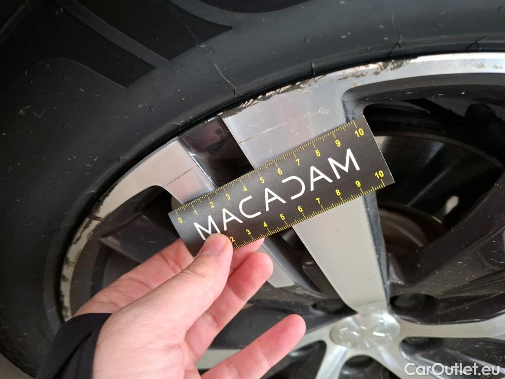  Peugeot  3008 PEUGEOT  / 2020 / 5P / SUV 1.6 HYBRID 225 E-EAT8 Allure Pack #19