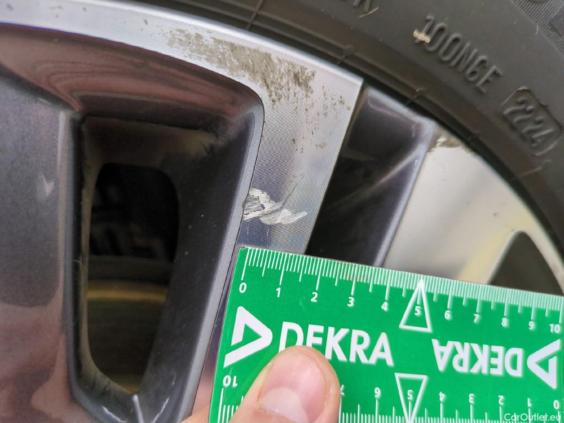  Peugeot  5008  Allure Pack 1.5 HDi 130CV BVA8 7 Sieges E6d #34