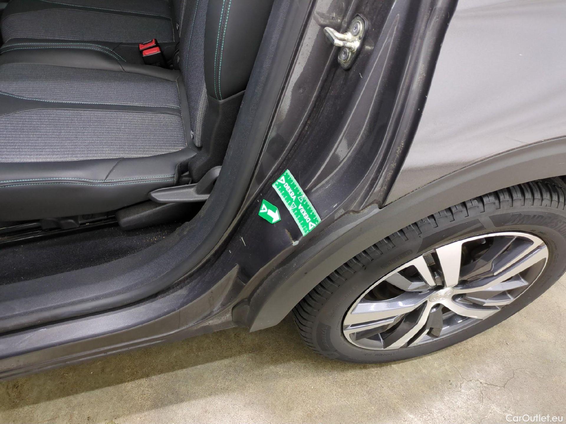  Peugeot  5008  Allure Pack 1.5 HDi 130CV BVA8 7 Sieges E6d #4