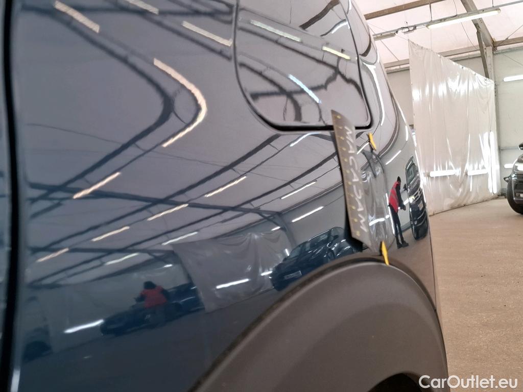  Peugeot  3008 PEUGEOT  / 2020 / 5P / SUV 1.6 HYBRID 225 E-EAT8 Allure Pack #2