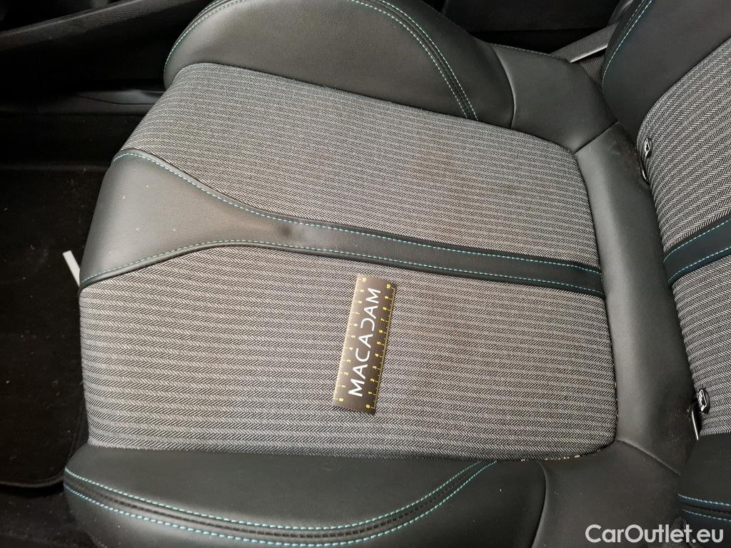  Peugeot  3008 PEUGEOT  / 2020 / 5P / SUV 1.6 HYBRID 225 E-EAT8 Allure Pack #22