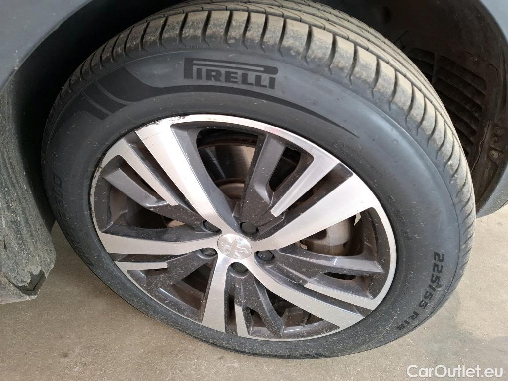  Peugeot  3008 PEUGEOT  / 2020 / 5P / SUV 1.6 HYBRID 225 E-EAT8 Allure Pack #17