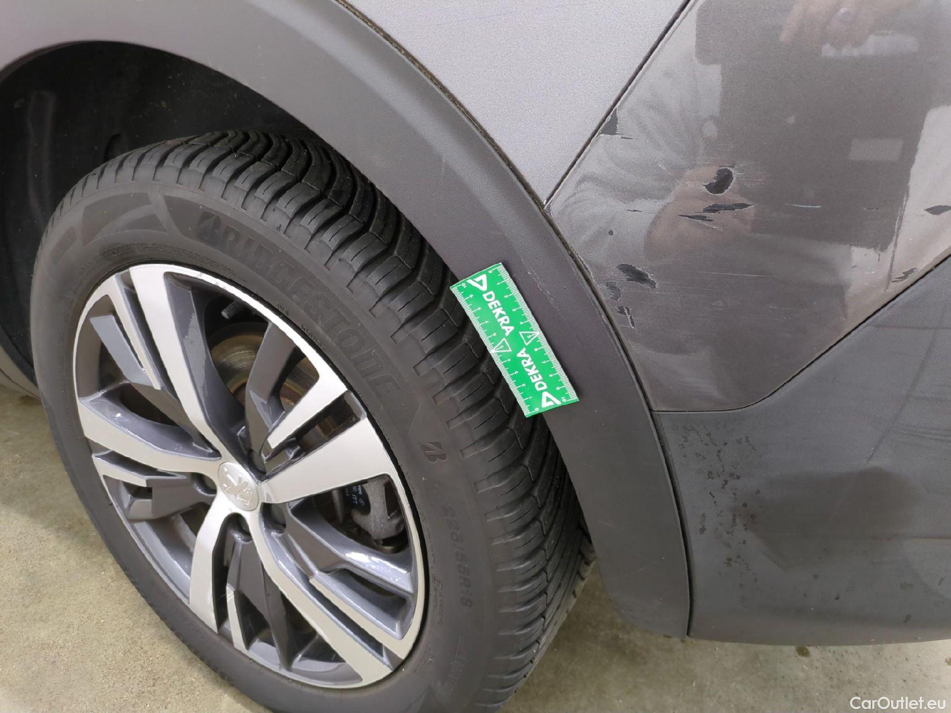  Peugeot  5008  Allure Pack 1.5 HDi 130CV BVA8 7 Sieges E6d #67