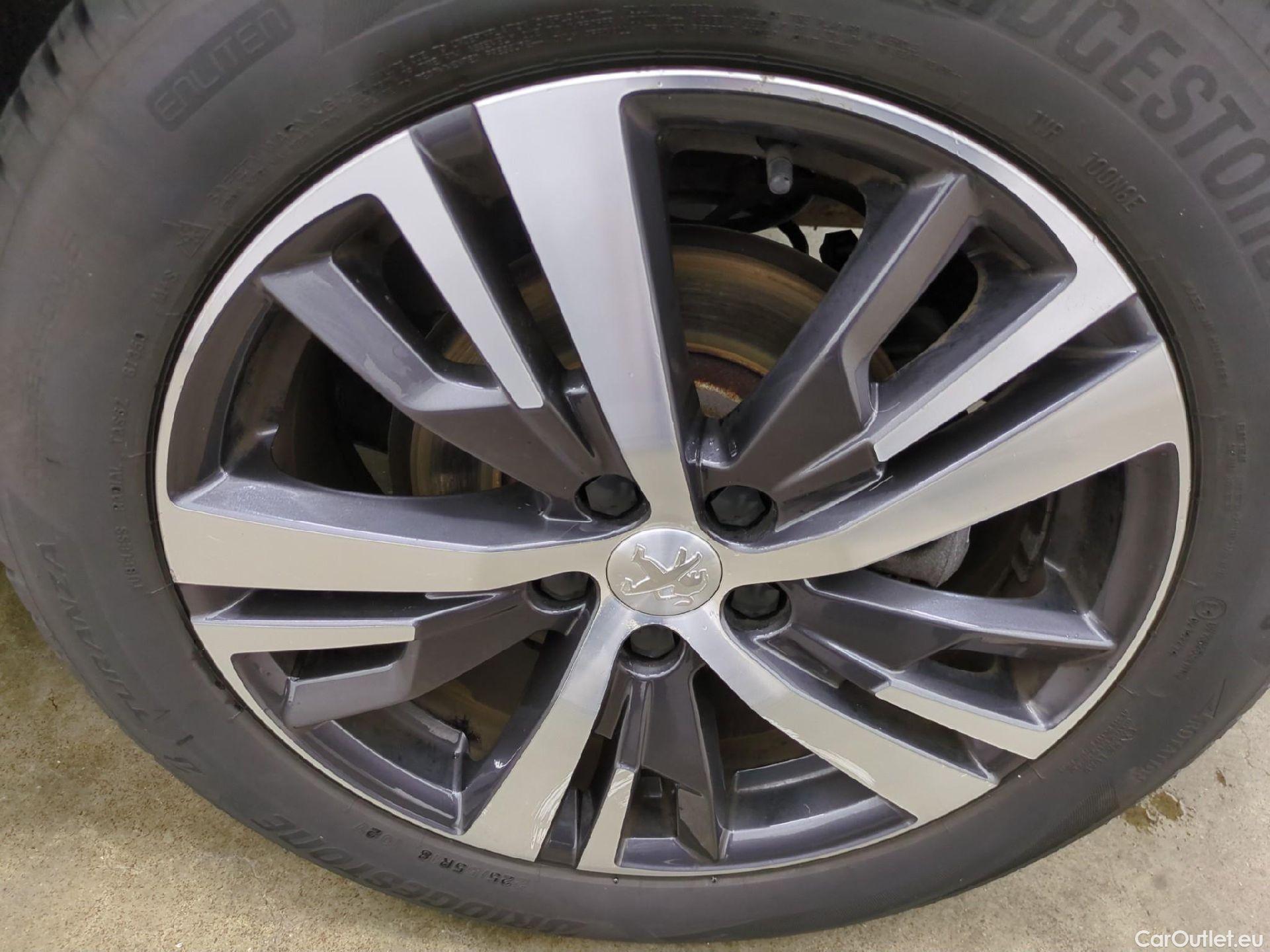  Peugeot  5008  Allure Pack 1.5 HDi 130CV BVA8 7 Sieges E6d #32