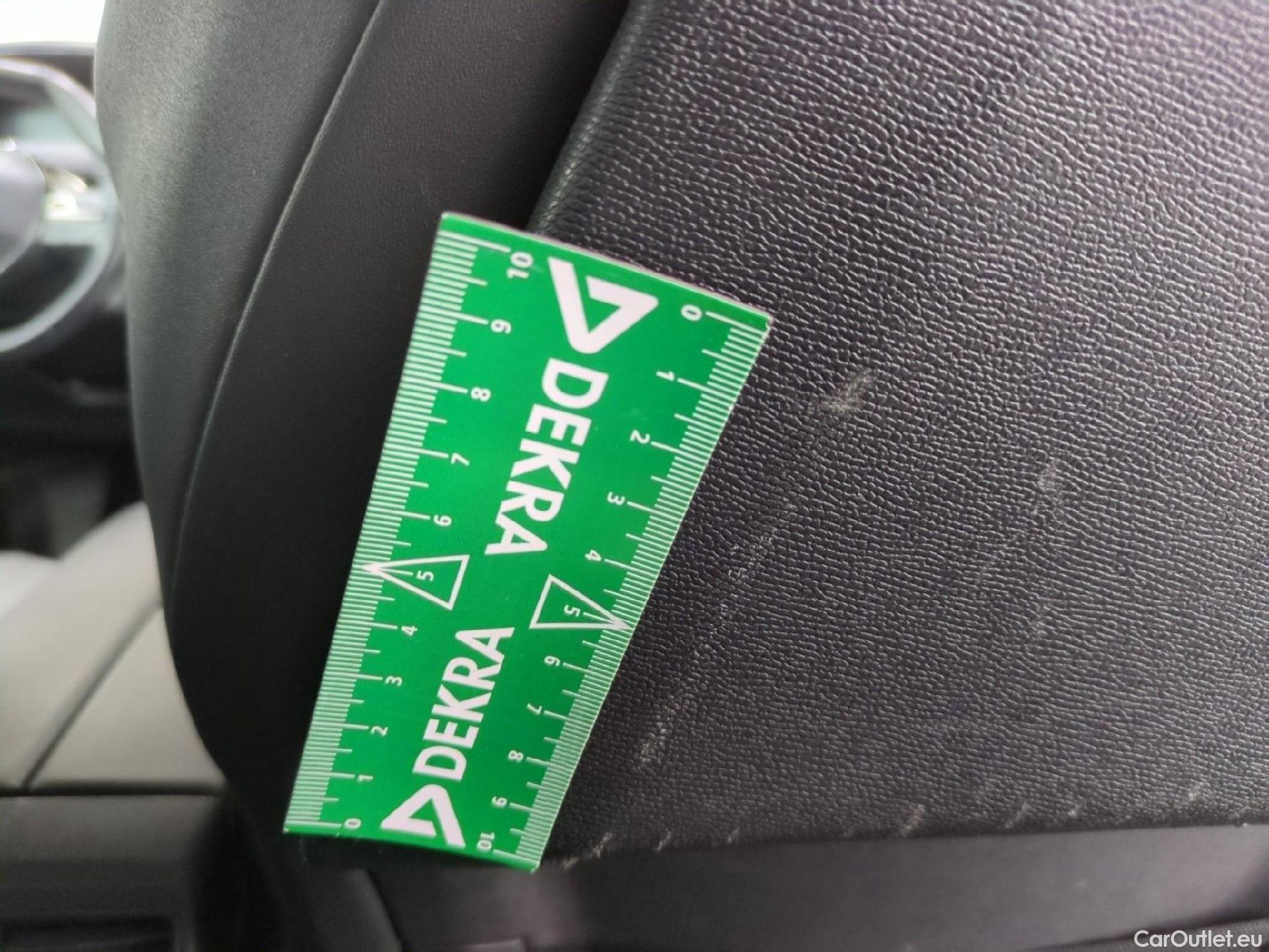  Peugeot  5008  Allure Pack 1.5 HDi 130CV BVA8 7 Sieges E6d #44