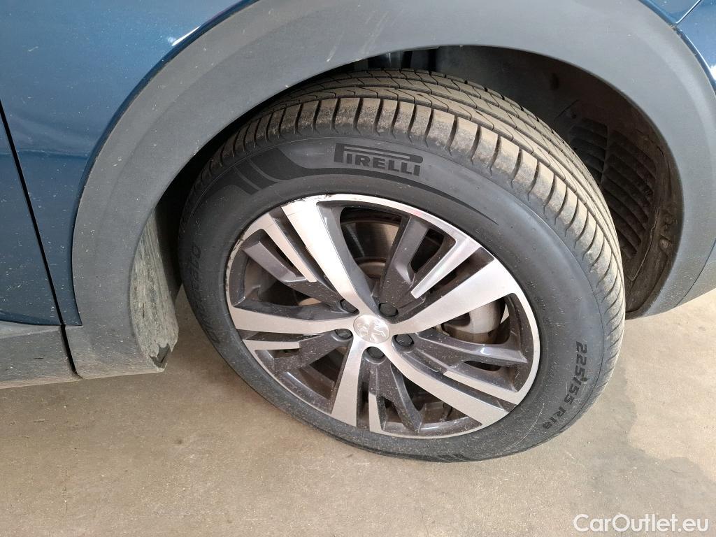  Peugeot  3008 PEUGEOT  / 2020 / 5P / SUV 1.6 HYBRID 225 E-EAT8 Allure Pack #16