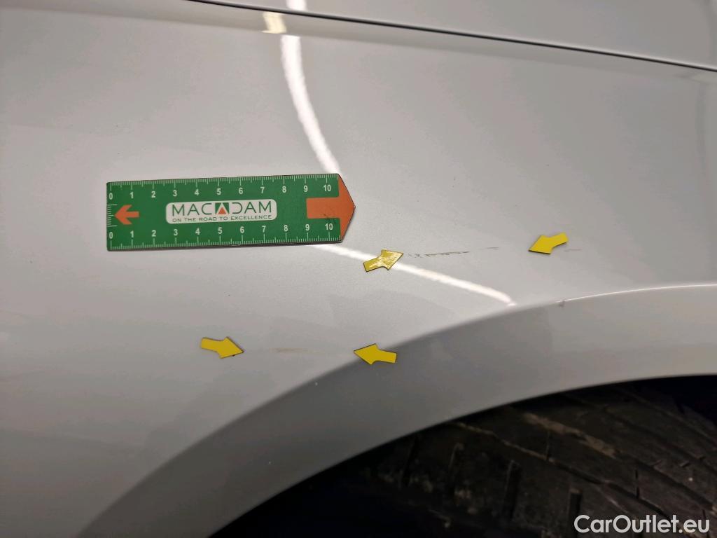  Bmw  Serie 1 BMW Série 1 / 2019 / 5P / Berline 1.5 116D DKG7 Luxury #53