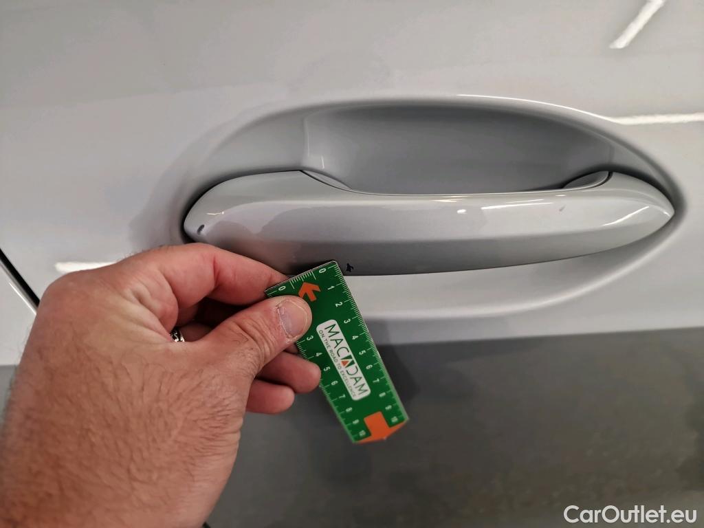  Bmw  Serie 1 BMW Série 1 / 2019 / 5P / Berline 1.5 116D DKG7 Luxury #50