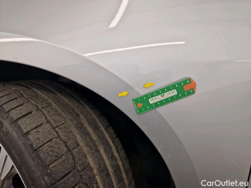  Bmw  Serie 1 BMW Série 1 / 2019 / 5P / Berline 1.5 116D DKG7 Luxury #42