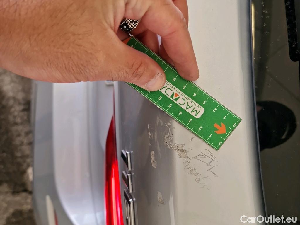  Bmw  Serie 1 BMW Série 1 / 2019 / 5P / Berline 1.5 116D DKG7 Luxury #6