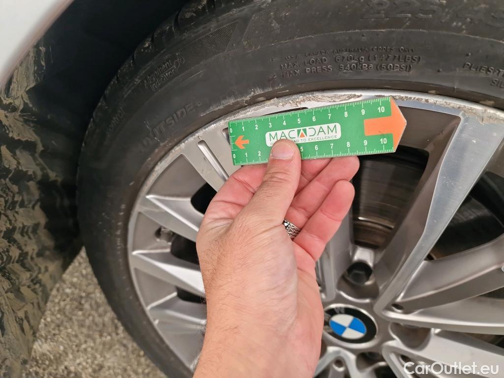  Bmw  Serie 1 BMW Série 1 / 2019 / 5P / Berline 1.5 116D DKG7 Luxury #19