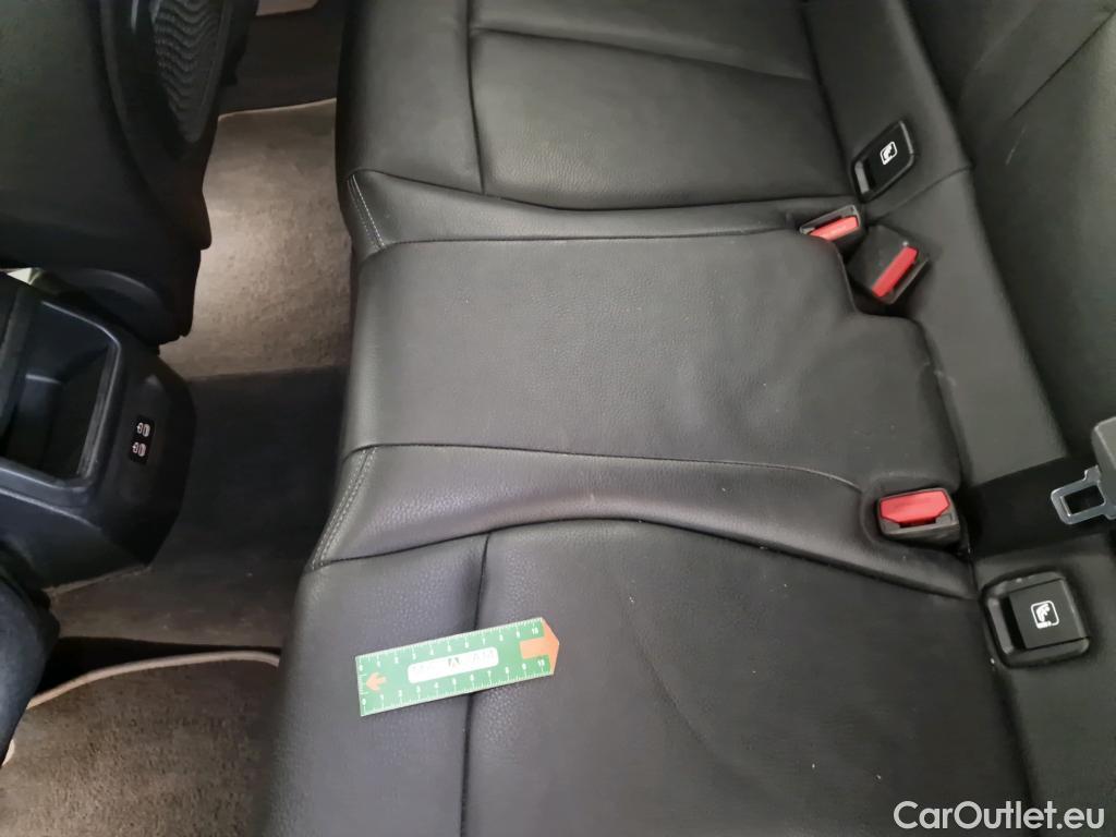  Bmw  Serie 1 BMW Série 1 / 2019 / 5P / Berline 1.5 116D DKG7 Luxury #35