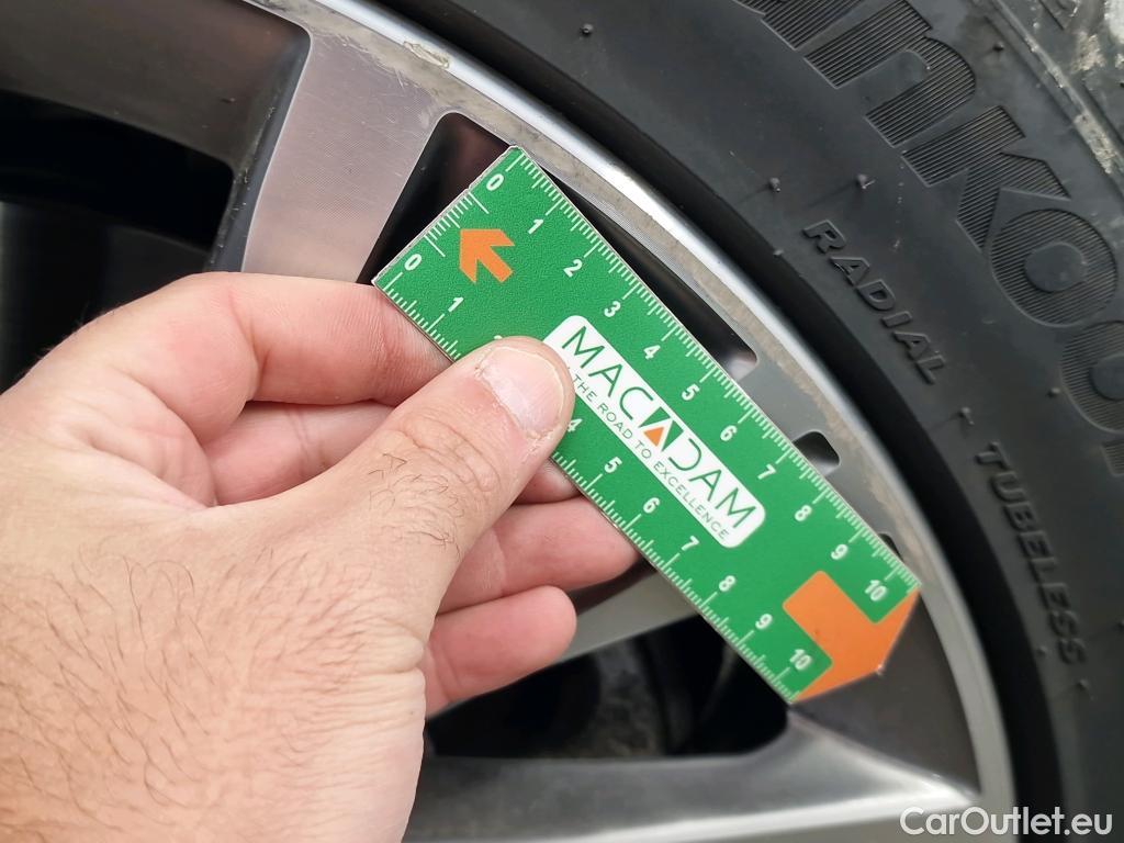  Bmw  Serie 1 BMW Série 1 / 2019 / 5P / Berline 1.5 116D DKG7 Luxury #25