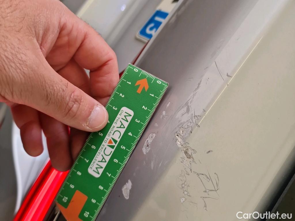  Bmw  Serie 1 BMW Série 1 / 2019 / 5P / Berline 1.5 116D DKG7 Luxury #8