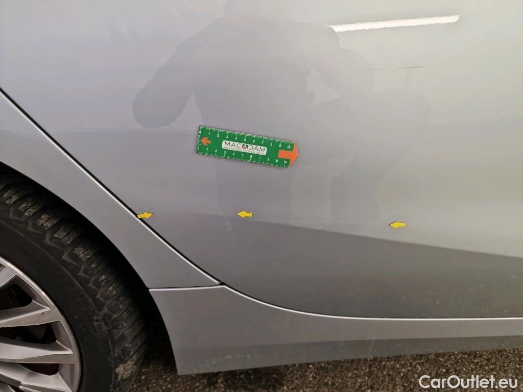  Bmw  Serie 1 BMW Série 1 / 2019 / 5P / Berline 1.5 116D DKG7 Luxury #44