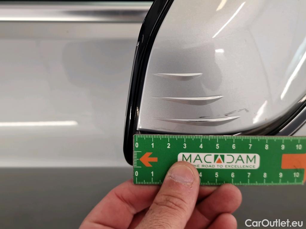  Bmw  Serie 1 BMW Série 1 / 2019 / 5P / Berline 1.5 116D DKG7 Luxury #51