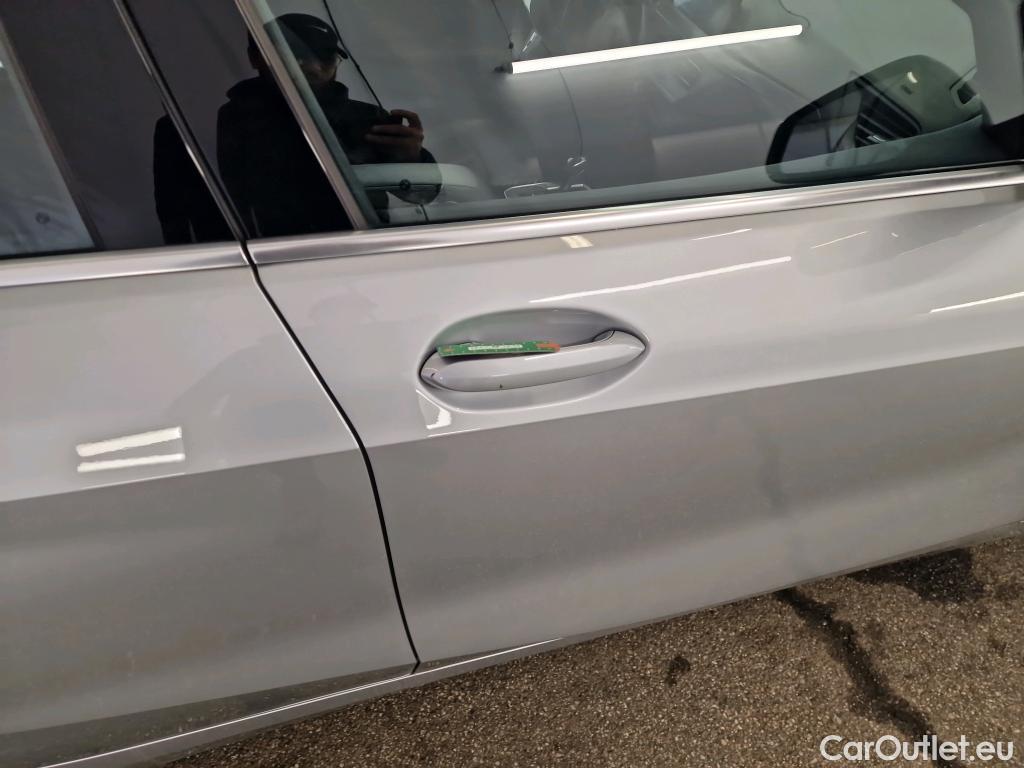  Bmw  Serie 1 BMW Série 1 / 2019 / 5P / Berline 1.5 116D DKG7 Luxury #48