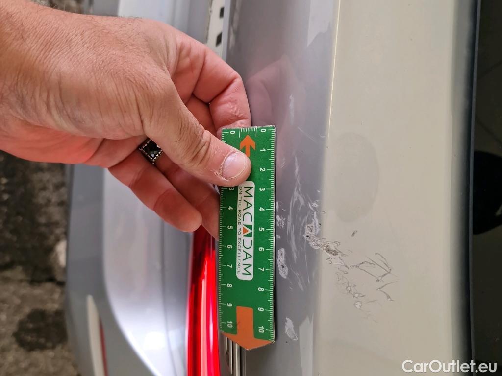  Bmw  Serie 1 BMW Série 1 / 2019 / 5P / Berline 1.5 116D DKG7 Luxury #5