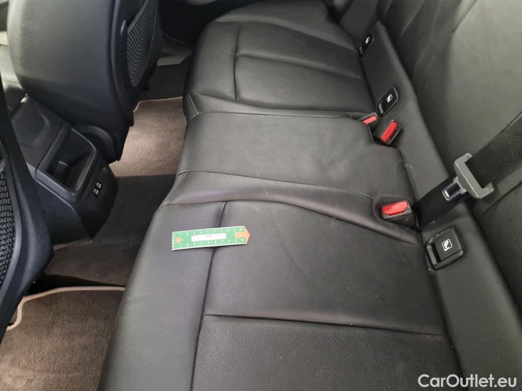  Bmw  Serie 1 BMW Série 1 / 2019 / 5P / Berline 1.5 116D DKG7 Luxury #34