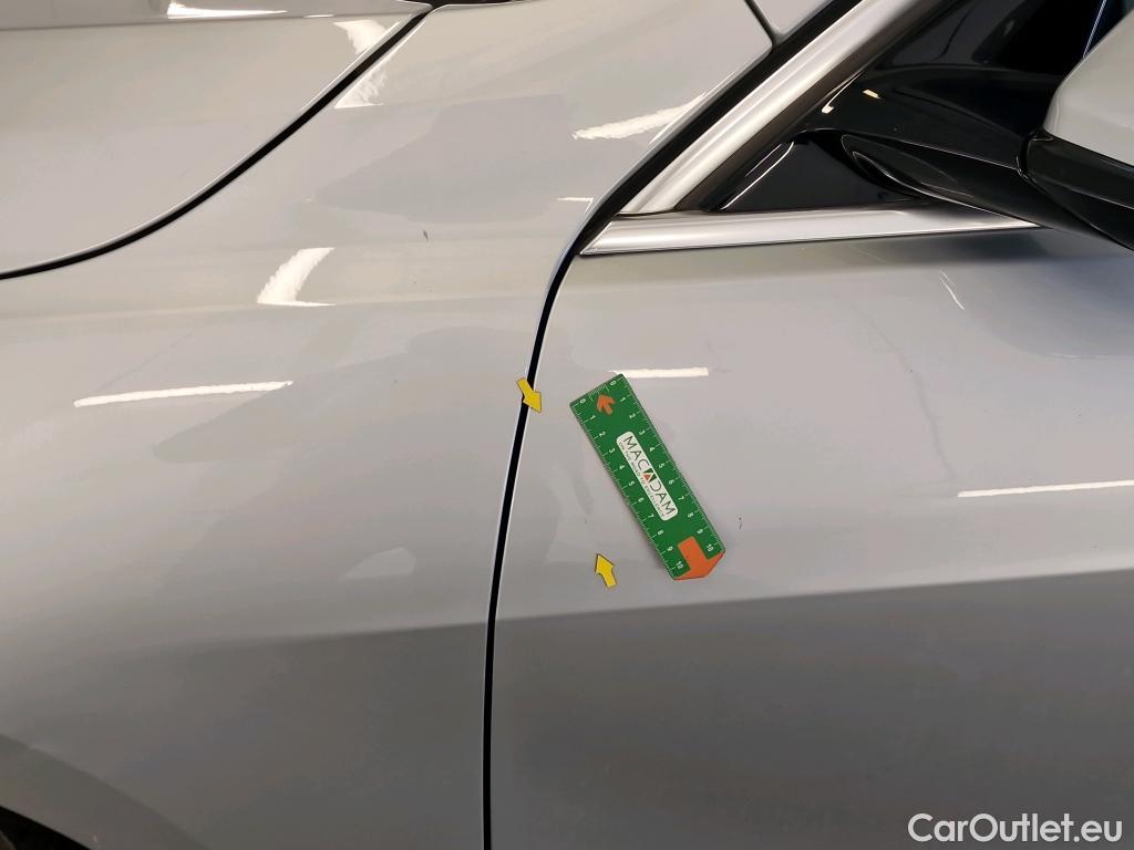  Bmw  Serie 1 BMW Série 1 / 2019 / 5P / Berline 1.5 116D DKG7 Luxury #1