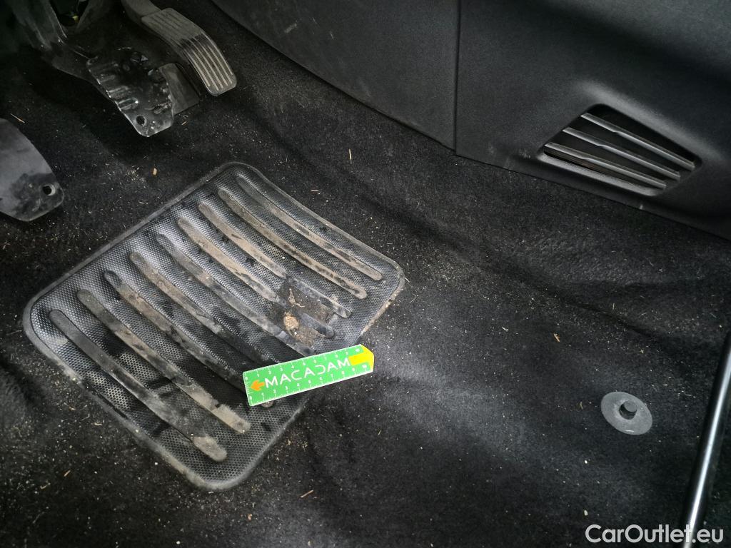  Peugeot  208  Affaire Premium Pack 1.6 HDi 100CV BVM5 E6 #47