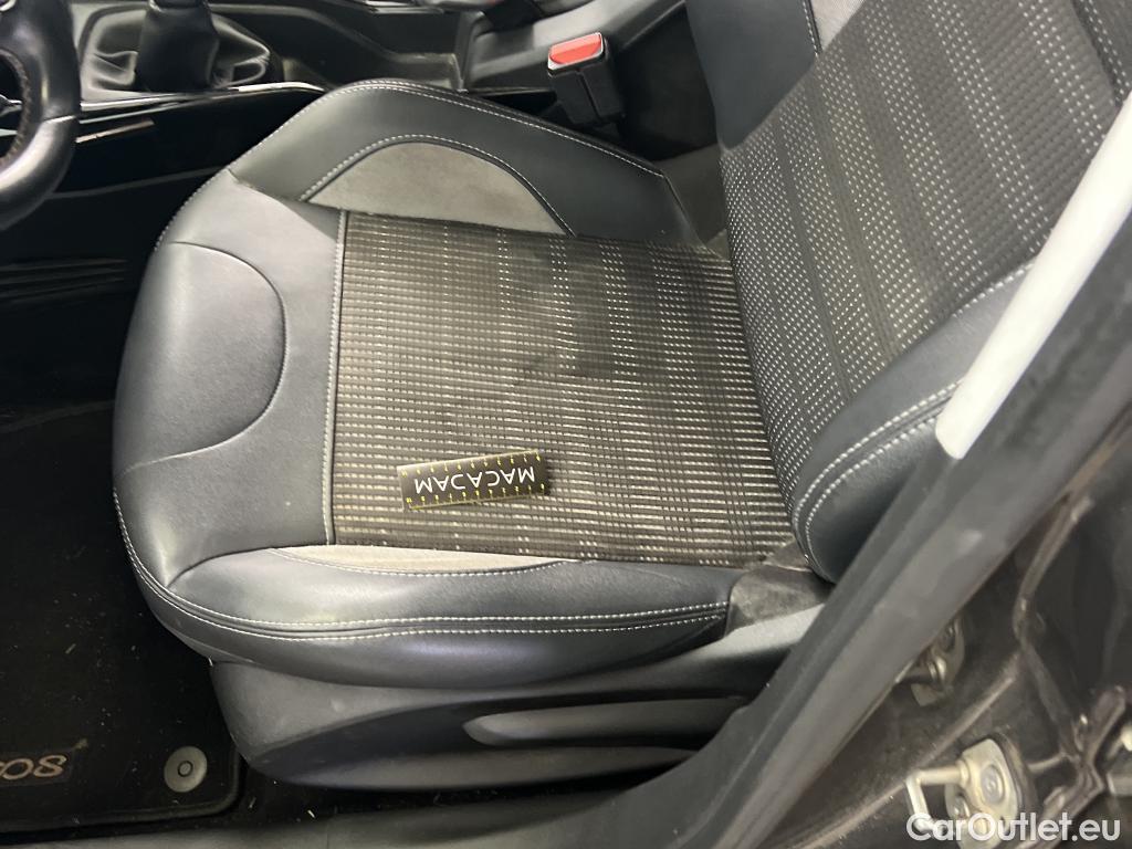  Peugeot  2008  Allure Business 1.5 HDi 100CV BVM5 E6dT #38