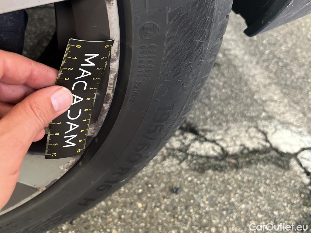  Peugeot  2008  Allure Business 1.5 HDi 100CV BVM5 E6dT #29