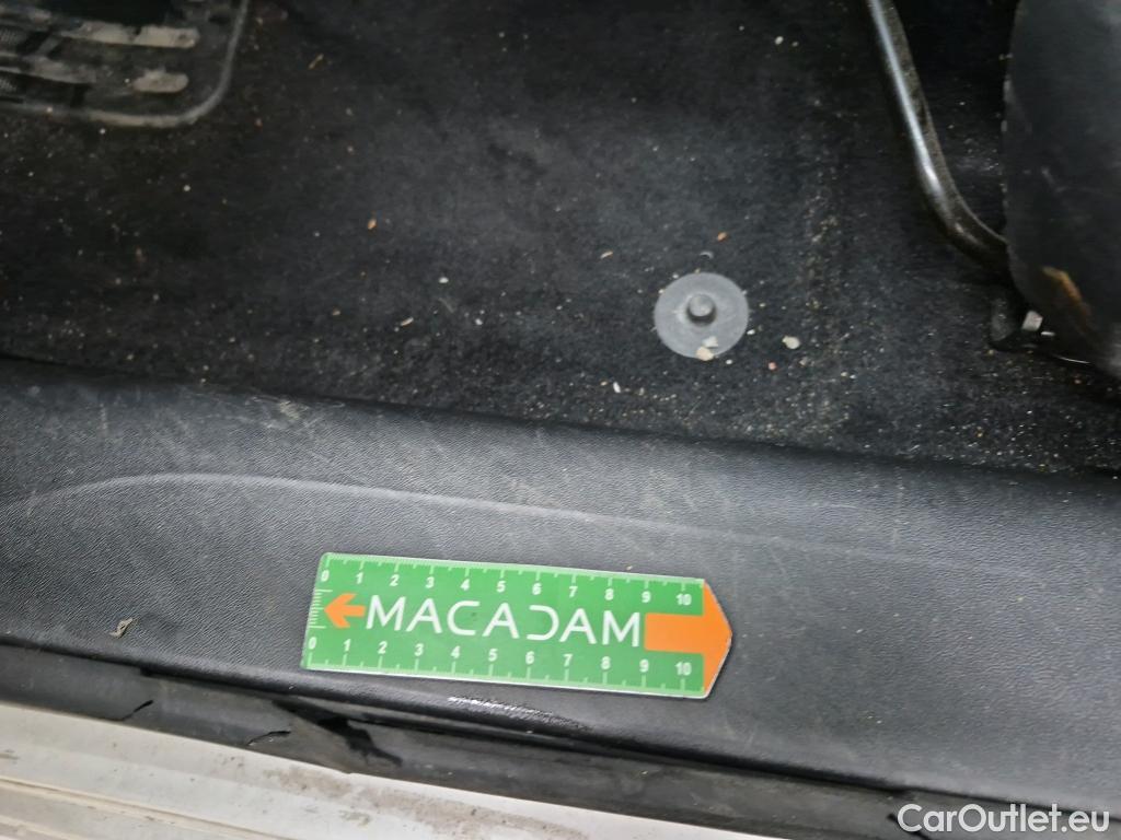  Peugeot  208  Affaire Premium Pack 1.6 HDi 100CV BVM5 E6 #45